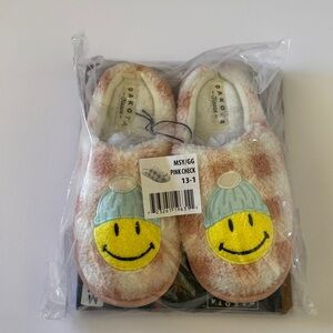 Kids Pink Checkered Smiley Slippers